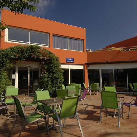 Апартаменти Tidy Near The In A Lively Seaside Агд