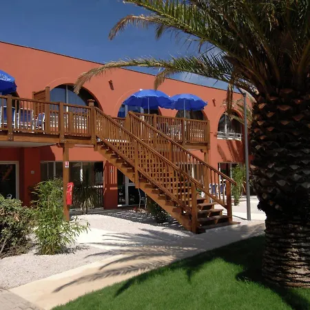 Апартаменти Tidy Near The In A Lively Seaside